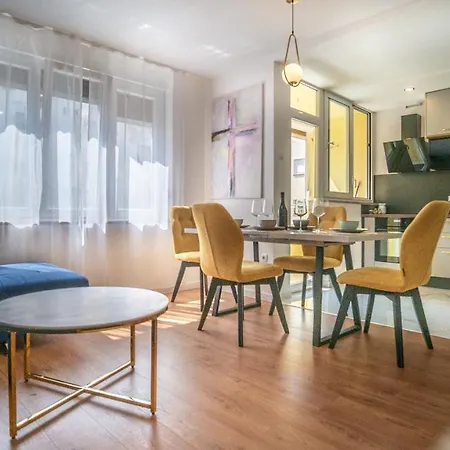 Luxury In The Center Of *